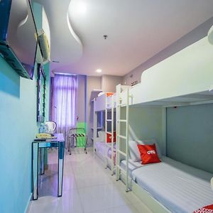 Single Bed Mixed Dormitory Room